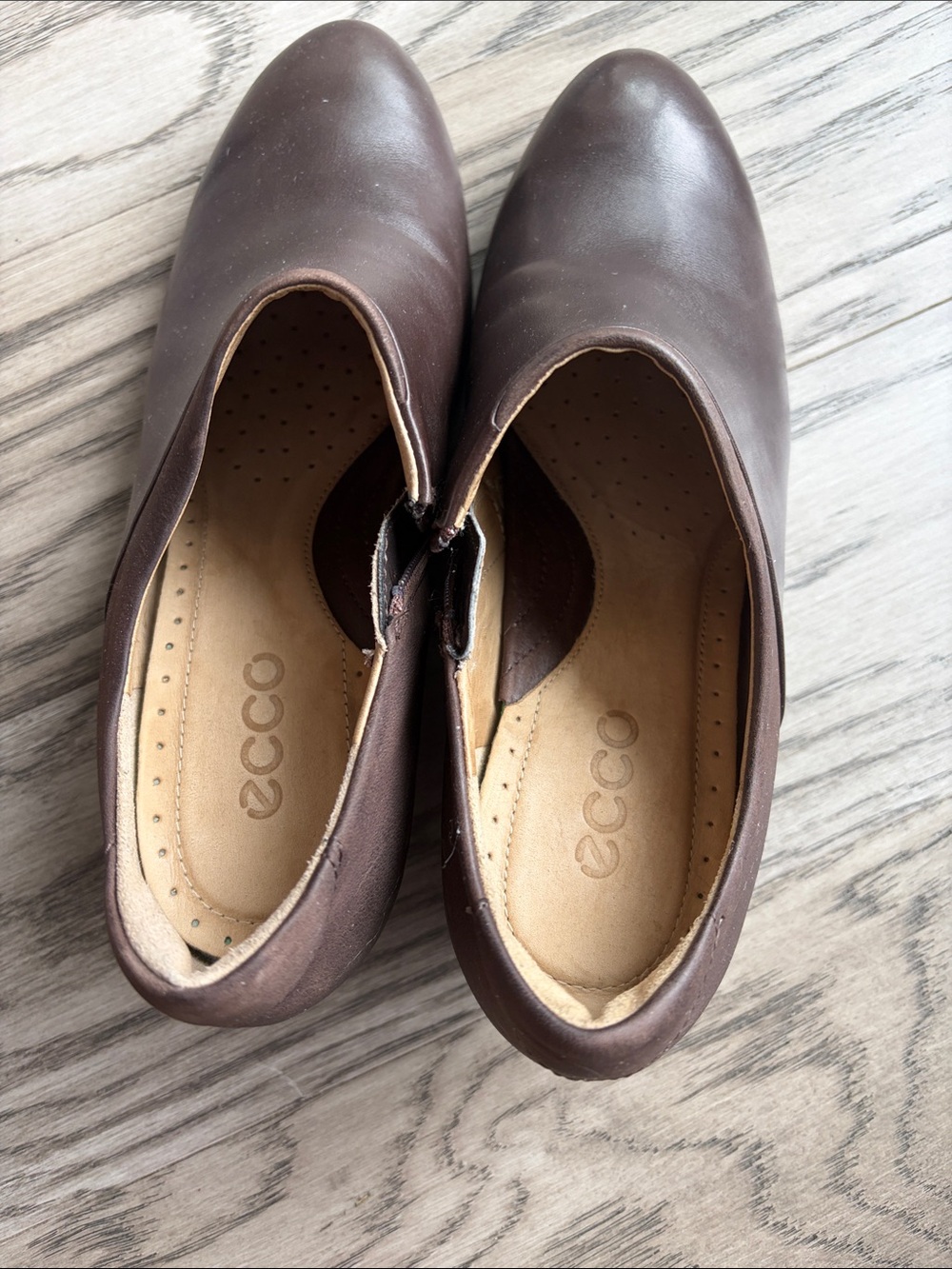 ECCO  Brown Leather Slip-On Shoes - Picture 4 of 14